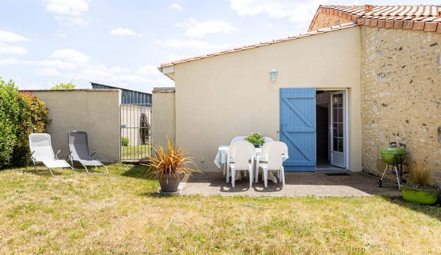 La Saumuroise - Two Bedroom House, Sleeps 4