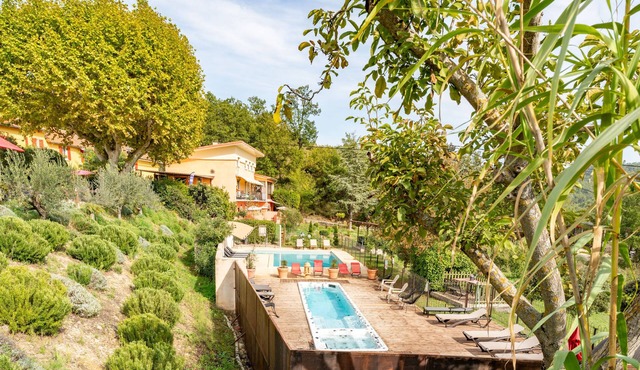 'La Siesta' with Mountain View, Shared Pool and Wi-Fi