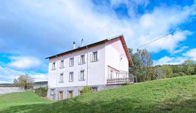 La Source: 2 stars Independent Cottage for 6/15 persons - disabled people access