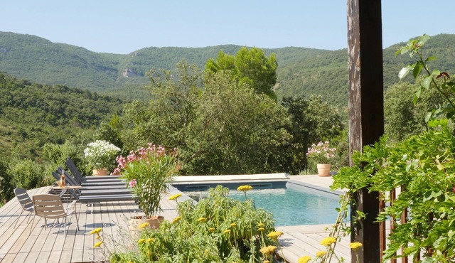 LA Source, House With Heated Saltwater Pool Near Lagrasse, Sleeps 9