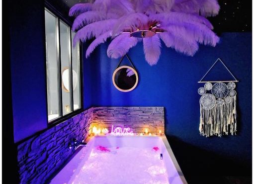 La Suite 7ième ciel étoilé, SPA XXL, Lit sous les étoiles, 5 min centre