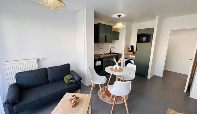 La Suite Bezannes | Parking | Balcon