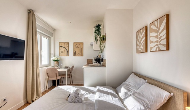 La Suite Crème - Métro D - Gare de Vénissieux