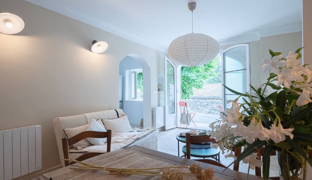 LA Suite Damour Cucuron : une Maison de Village