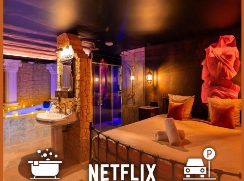 La Suite de Vénus - Chambre à thème Love Room Jacuzzi et Pièce Secrète - Évasion pour deux