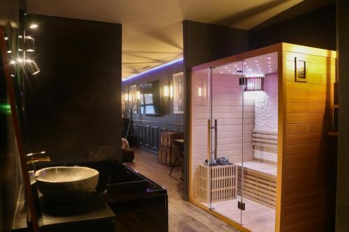 La suite des Arcades Grand place Sauna et Balneo