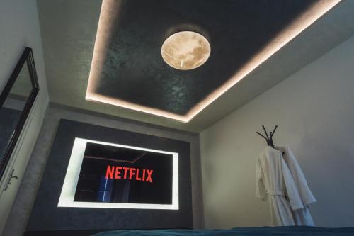 La Suite Interstellar - Cinéma Room & Balnéo in Annemasse