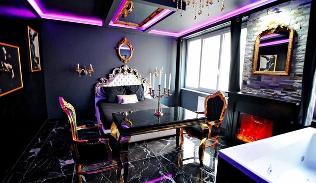 La suite Majestueuse/Private XXL spa/Croix de st André/Luminous ambience/Luxury