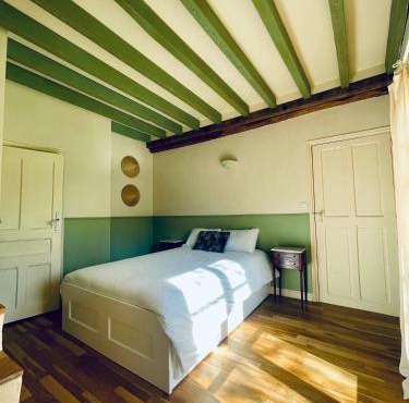 La Suite St Michel - Chambre privée avec salon