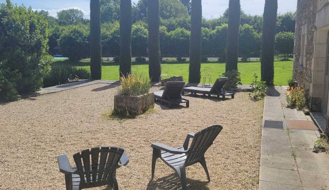 La Taupinière - Elegant Cottage in a Beautiful Garden - Swimming Pool - Tennis