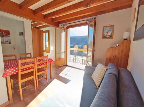 La Tanière, T2 duplex, centre Luchon, 4 personnes, wifi, 3ème étage