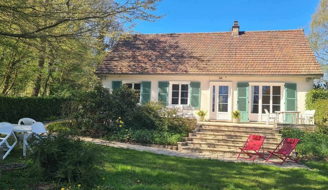 "LA TANIERE" 3-bedroom house in a green setting
