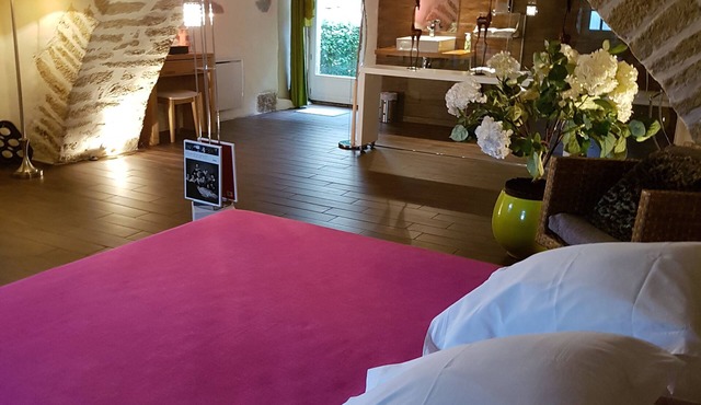 LA TERRASSE DE PEYRE "chambre la grange" (barn room)