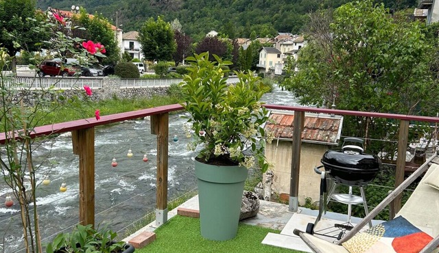 La Terrasse Rouge 5mn télécabines center village 3 bedrooms, 2 bathrooms, beautiful terrace