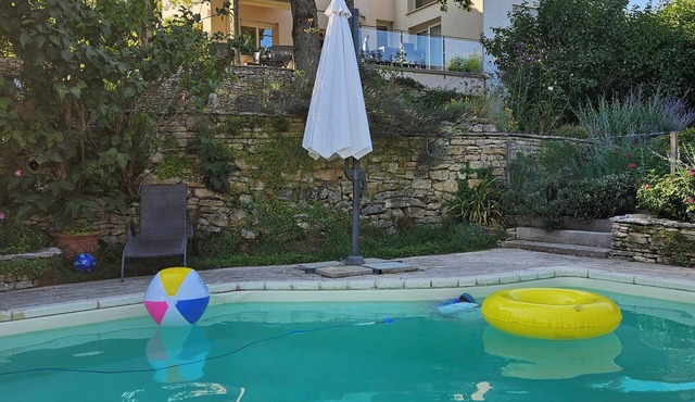 La Terre d'Or, large cozy cottage with garden and pool on the vineyards