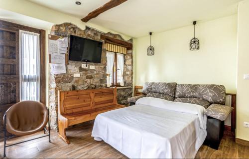 La Tienda de Abajo - Apartamentos acogedores con calefacción, parking y vistas al Valle de Soba