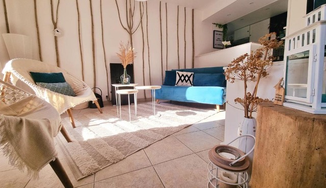 La Tiny proche lac et forêt