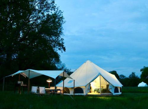 La Toile sous Les Étoiles