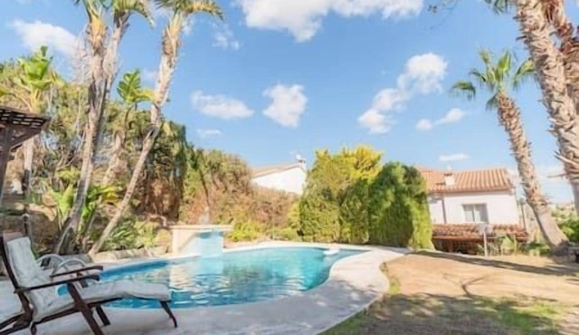 La Torre: Casa Perfecta con Piscina Privada