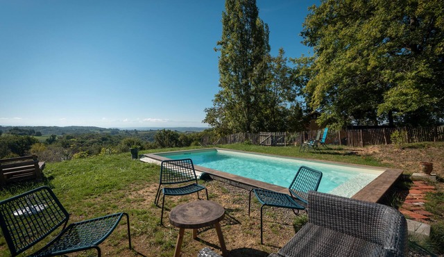 La Toumet – Family House with Pool and Pyrenees View