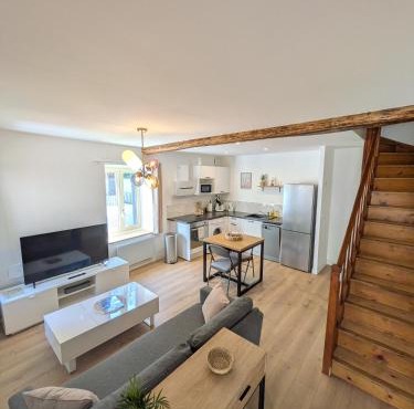 La Tour - Appartement rénové, calme et confortable