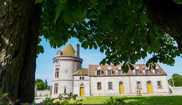 LA TOUR D'ALIGRE EXCEPTIONAL RESIDENCE 1H20 FROM PARIS