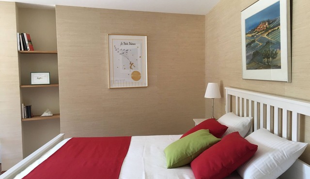 LA TOUR DE GINAILLAC- Ch. St-Exupéry-