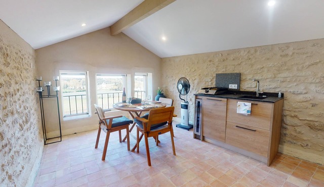 La Tour de Grignan SPA Vue Exceptionnelle Charme Confort Vidéo 3eme Photo