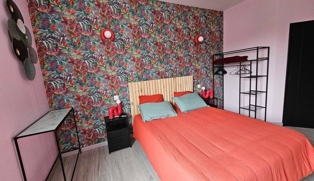 La Tour De Saint-Xandre – Room 2 with Pool, Terrace, and Air Conditioning