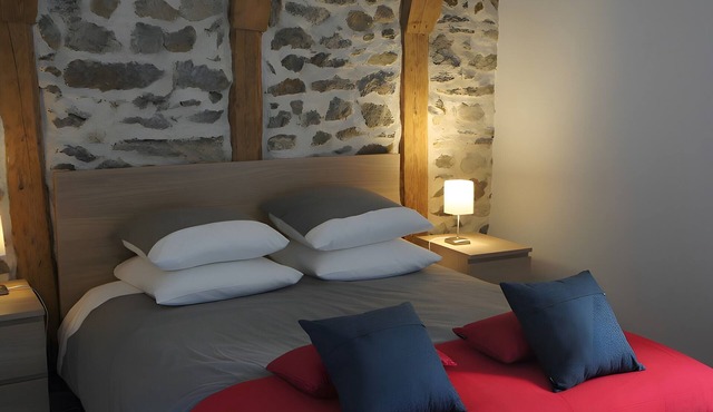 La Trouverie – Room 2 with Shared Terrace, Garden & Wi-Fi