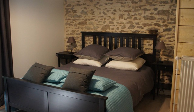 La Trouverie - Room 3: Guest Room with Shared Terrace, Garden & Wi-Fi