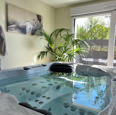 LA VALENTINE Love room GITES DES 3 LAVOIRS