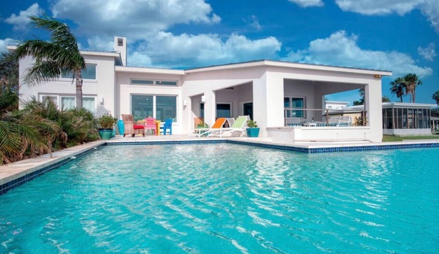 La Ventana de Esperanza - Lux Bayfront Villa