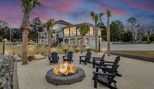 La Ventana Luxe Lake Retreat - Sleeps 16+