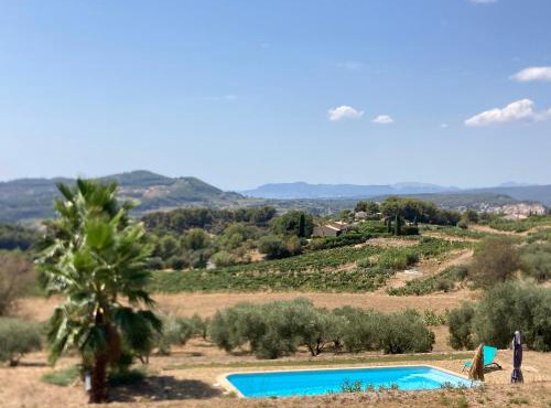 La Venturonne Appartement neuf Rez de jardin 45 m2 vue mer et vignes 10 mn des plages