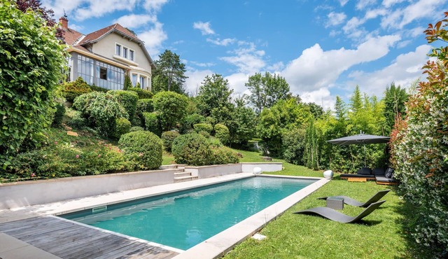 La Verrière, amazing familiy house