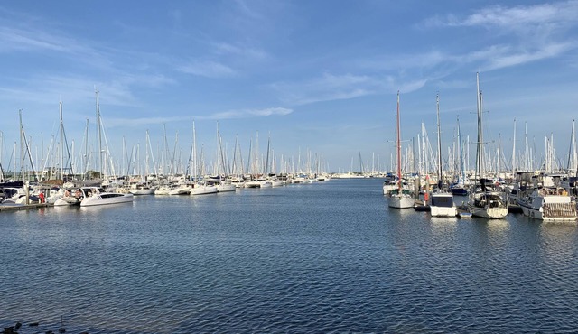 La Vie en Rose is 2 bedroom Home with Bay Views