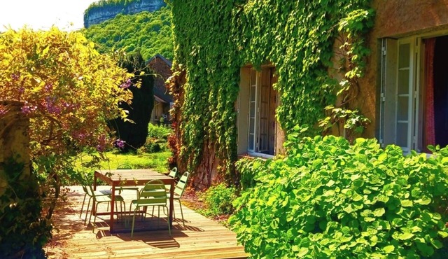 La vigie, view of the abbey.