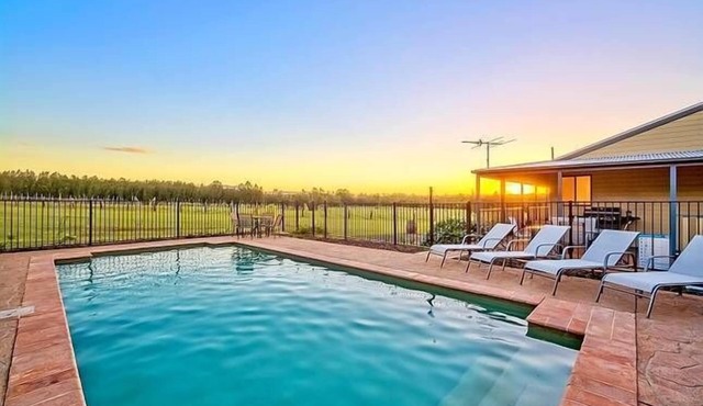 La Vigna Estate Pokolbin 5 bedroom home on vineyard.