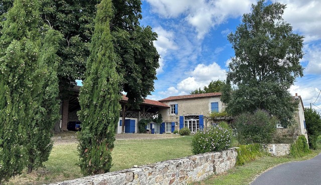 La Vigne: modernized farmhouse from 1882, incl. swimming pool (from August 2025)