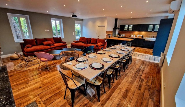 La Villa 1848 by Vindihouses - piscine chauffée - sauna - billard - babyfoot