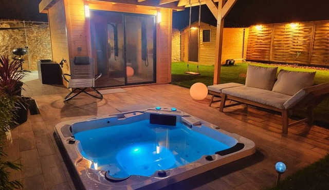 La Villa Aliénor - Spa and Cineroom