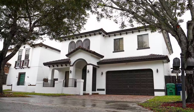La Villa Cutler Bay