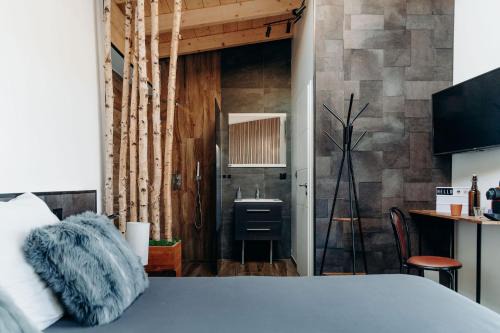 La Villa d'Hélène Chambre d'hôtes BnB - Cluses - Parking Voiture - Moto - Vélo