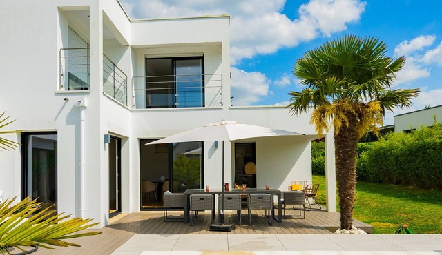 "LA VILLA DE CARLA" 4 pers heated pool, beach and GR34 on foot Concarneau