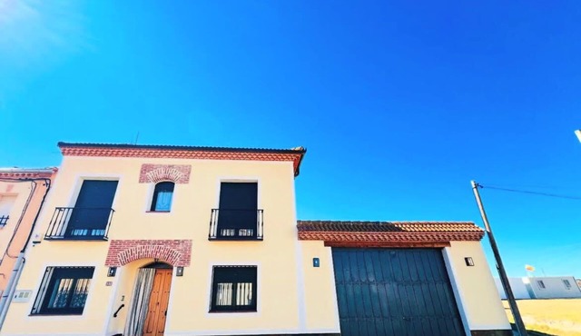 La Villa de Pi indoor pool, jacuzzi, barbecue 10 min from Segovia