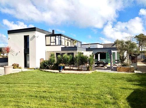 La villa des amiets, piscine chauffée et à 500 m de la plage