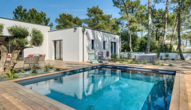 La Villa des Pins d'Or – Family Villa with Pool and Spa in a Peaceful Natural Setting