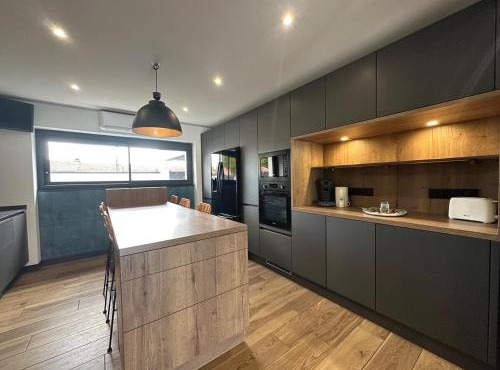 La Villa Estienne - Spacieuse - Conviviale - 6 Chambres - Parking privé