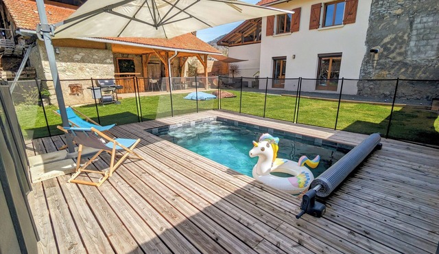 La Villa Fontaine: Heated Pool, Home Cinema & Sauna in the Heart of Belledonne